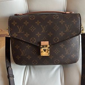 Louis Vuitton Pochette Métis
